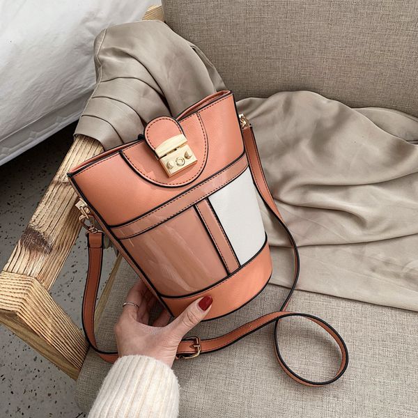 high-grade bag women's 2020 spring and summer new messenger bag fashion bucket
high-grade bag women's 2020 spring and summer new messenger bag fashion bucket