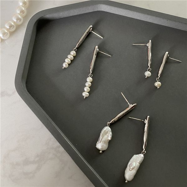 aomu 2020 korea new vintage baroque natural pearl silver color long stick earrings for women girls party jewelry gifts party
aomu 2020 korea new vintage baroque natural pearl silver color long stick earrings for women girls party jewelry gifts party
