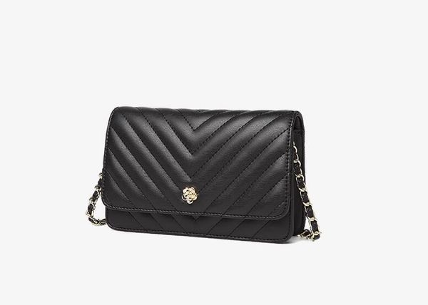 Fa hion vintage caviar handbag women bag de igner handbag wallet for women leather chain bag cro body and houlder bag 19cm
Fa hion vintage caviar handbag women bag de igner handbag wallet for women leather chain bag cro body and houlder bag 19cm