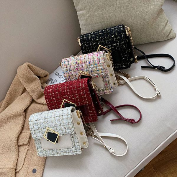 мода шерсть заклепки сумка для женщин плеча сумки дамы зима плед шить crossbody сумки сцепления кошельки
мода шерсть заклепки сумка для женщин плеча сумки дамы зима плед шить crossbody сумки сцепления кошельки