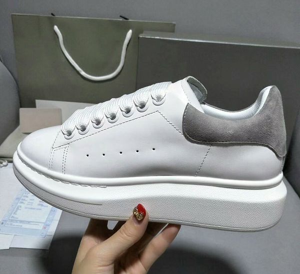 2019 men de igner v luxury ca ual hoe canva leather blue black white trainer men fa hion lei ure neaker with box
2019 men de igner v luxury ca ual hoe canva leather blue black white trainer men fa hion lei ure neaker with box