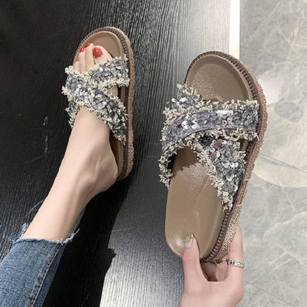 slippers women wear-resistant 2020 summer new fashion sequins cross flat bottom slippers wild word thick bottom beach shoes, Black
slippers women wear-resistant 2020 summer new fashion sequins cross flat bottom slippers wild word thick bottom beach shoes, Black