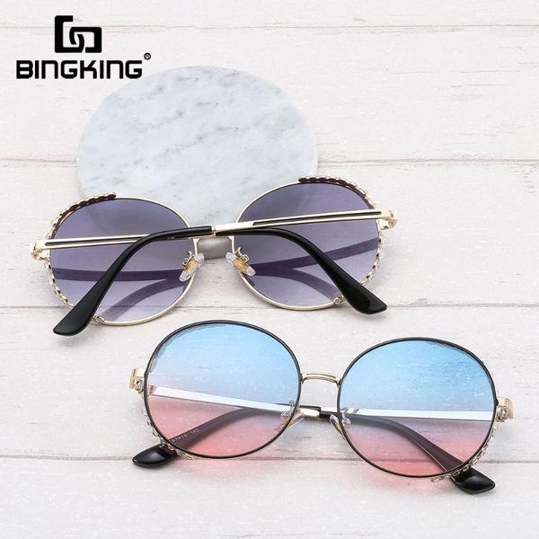 glasses 2019 trend classic europe and the united states retro metal marine film diamond temperament street beat sunglasses, White;black
glasses 2019 trend classic europe and the united states retro metal marine film diamond temperament street beat sunglasses, White;black
