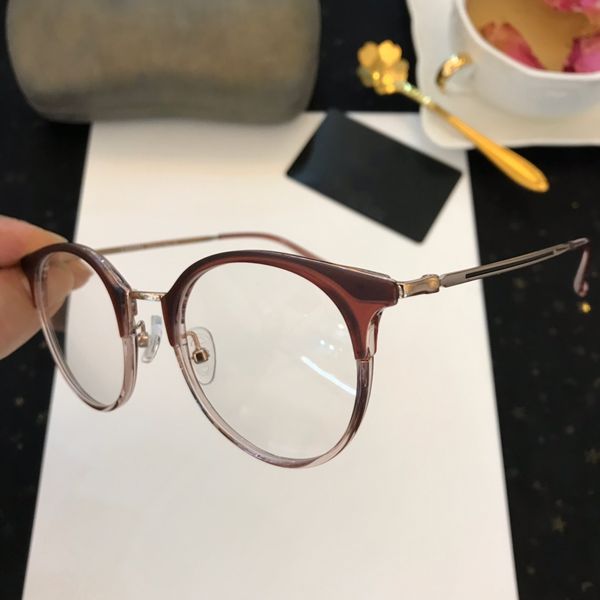 2019 uv400 protection transparen frank burgundy frame fashion designer summer men women sunglasses with box and dastbag, White;black
2019 uv400 protection transparen frank burgundy frame fashion designer summer men women sunglasses with box and dastbag, White;black