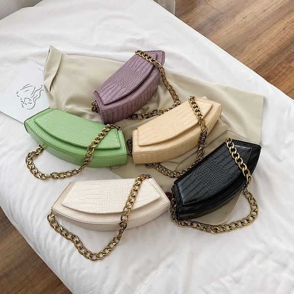 2020 new style retro crocodile one-shoulder underarm bag female summer western style textured chain hand-held baguette bag
2020 new style retro crocodile one-shoulder underarm bag female summer western style textured chain hand-held baguette bag