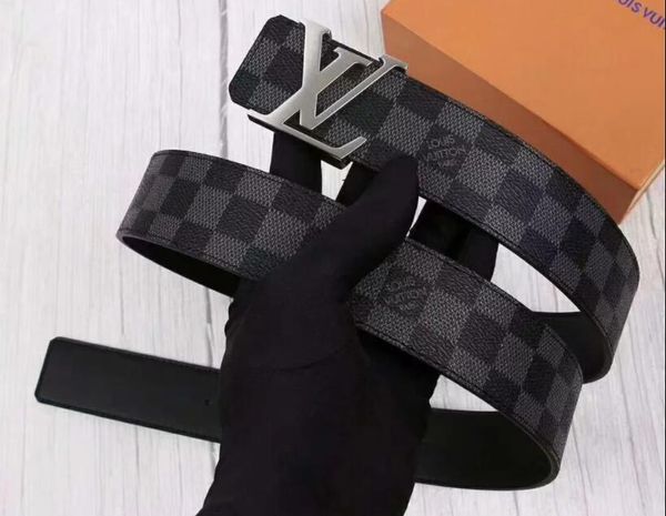 in 2019, the latest flat-buckle gold and silver belt men's and women's boutique leather fashionable denim belt can be wholesale, Black;brown
in 2019, the latest flat-buckle gold and silver belt men's and women's boutique leather fashionable denim belt can be wholesale, Black;brown