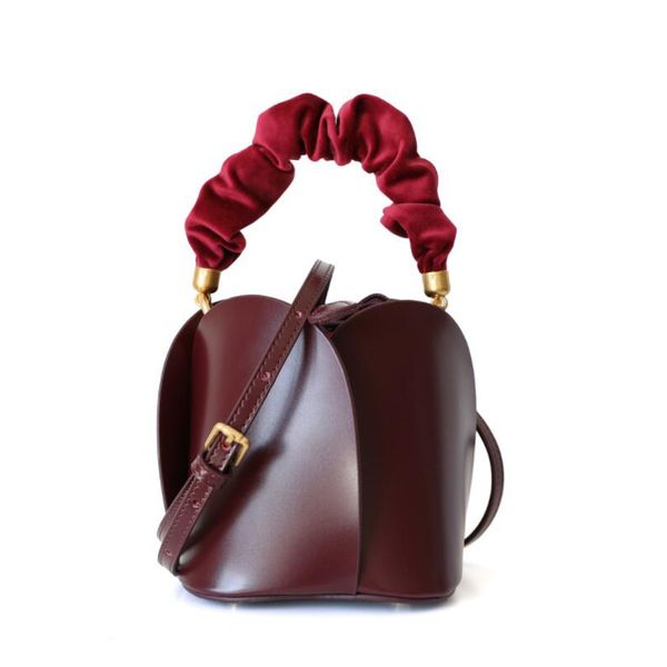 2019 new fashion flower design women handbags retro bucket ladies tote genuine leather women shoulder crossbody bags
2019 new fashion flower design women handbags retro bucket ladies tote genuine leather women shoulder crossbody bags