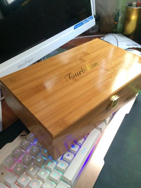 2019 new retro classic watch box wooden watch storage box wooden shockproof cotton luxury fashion carnival trend watches boxs, Black;blue
2019 new retro classic watch box wooden watch storage box wooden shockproof cotton luxury fashion carnival trend watches boxs, Black;blue
