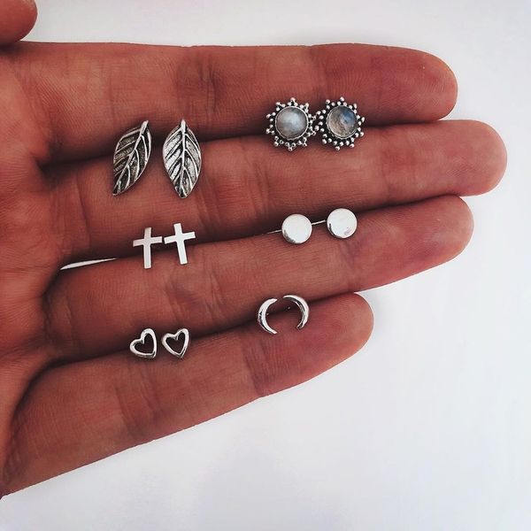 fashion creative simple small earrings set alloy geometric heart-shaped crescent earrings for men women girts 6pairs/set, Silver
fashion creative simple small earrings set alloy geometric heart-shaped crescent earrings for men women girts 6pairs/set, Silver