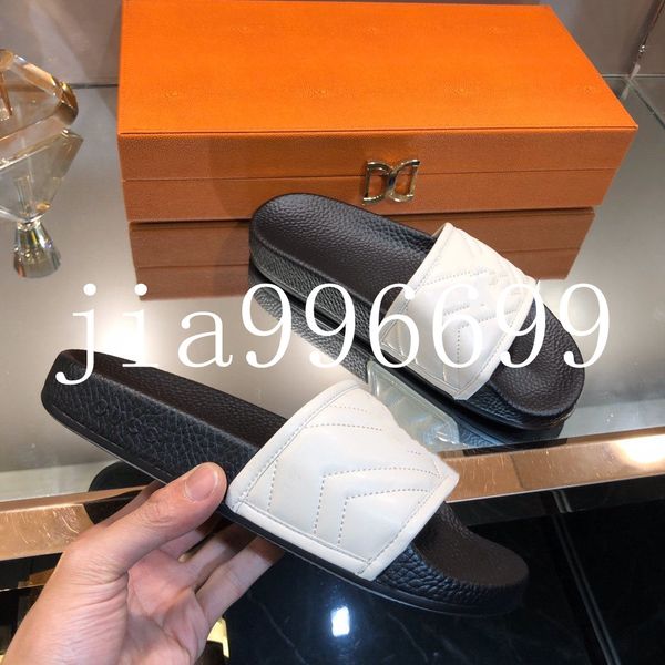2020 new ladies and women's luxury slippers casual fashion slippers simple and stylish wild fdzhlzj, Black
2020 new ladies and women's luxury slippers casual fashion slippers simple and stylish wild fdzhlzj, Black