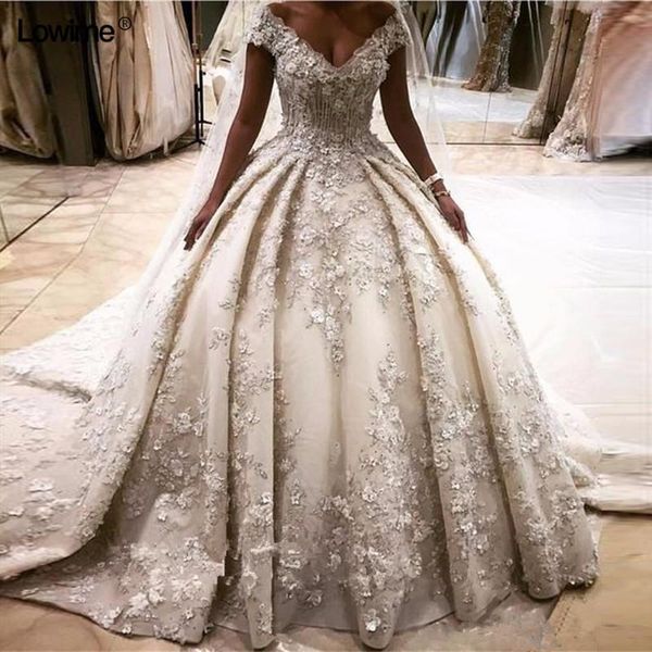 luxuury champagne 3d flowers ball gown wedding dresses long sleeves arabic dubai plus size bridal gown with crystal beaded, White
luxuury champagne 3d flowers ball gown wedding dresses long sleeves arabic dubai plus size bridal gown with crystal beaded, White