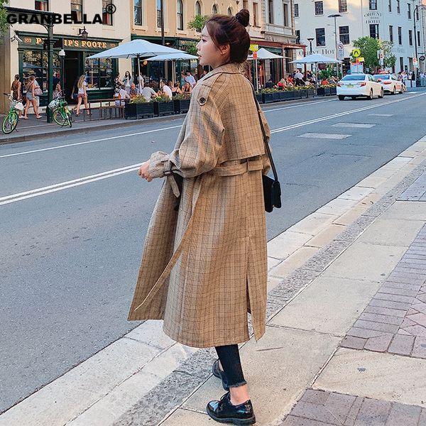 selling vintage double breasted trench coat woman autumn plaid long coat british fashion turn-down collar overcoat, Tan;black
selling vintage double breasted trench coat woman autumn plaid long coat british fashion turn-down collar overcoat, Tan;black