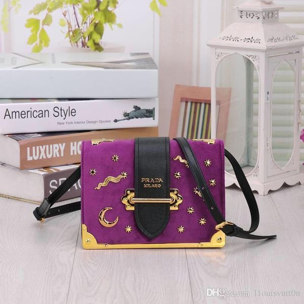 2019 new l1ouisvutt0n m1k pra1ra handbags single-shoulder bag women s men s bags backpack stylish classic bag leather handbags 1bh017
2019 new l1ouisvutt0n m1k pra1ra handbags single-shoulder bag women s men s bags backpack stylish classic bag leather handbags 1bh017