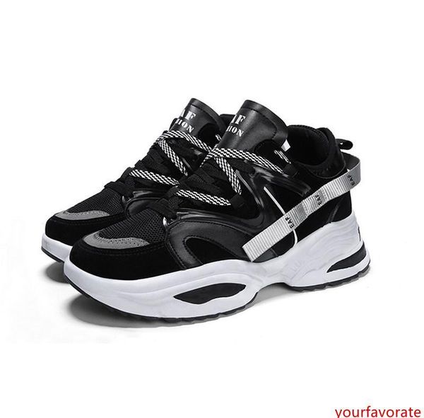 chaussures fashion designer shoes triple s trainers white black dress de luxe sneakers men women running shoes
chaussures fashion designer shoes triple s trainers white black dress de luxe sneakers men women running shoes