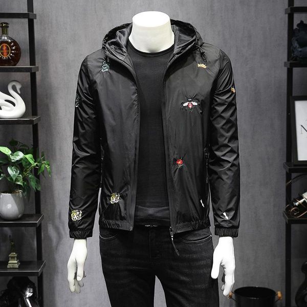 fashion-men's wear 2019 fashion man embroidery jacket loose coat youth even cap jacket, Black;brown
fashion-men's wear 2019 fashion man embroidery jacket loose coat youth even cap jacket, Black;brown