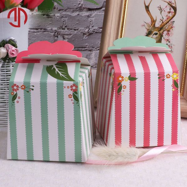 paper popcorn boxes with flower shaped handle snacks candy favor bags for wedding birthday movie party
paper popcorn boxes with flower shaped handle snacks candy favor bags for wedding birthday movie party