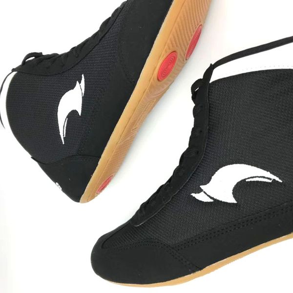 boxing wrestling fighting weightlifting boots breathable comfortable supporting training boxing sneakers 
boxing wrestling fighting weightlifting boots breathable comfortable supporting training boxing sneakers