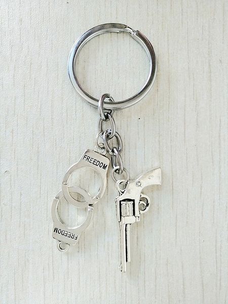 keychain man woman key chain to husband's gift beautiful handcuffs keychain police school
keychain man woman key chain to husband's gift beautiful handcuffs keychain police school