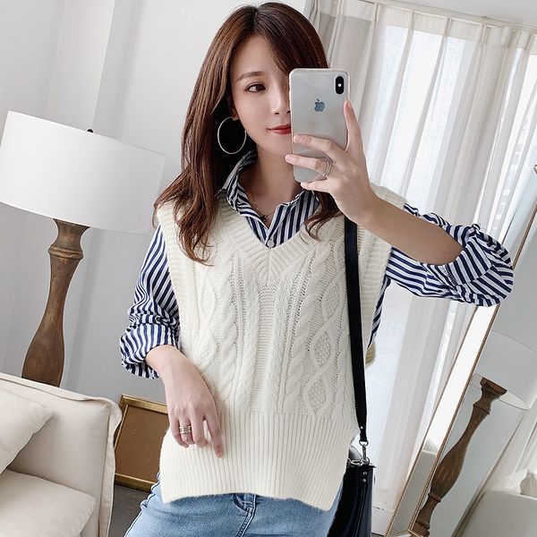 autumn and winter 2019 new knitted sweater vest women's twist v-neck all-in-one jacket with waistband and sleeveless jacket, Black;white
autumn and winter 2019 new knitted sweater vest women's twist v-neck all-in-one jacket with waistband and sleeveless jacket, Black;white