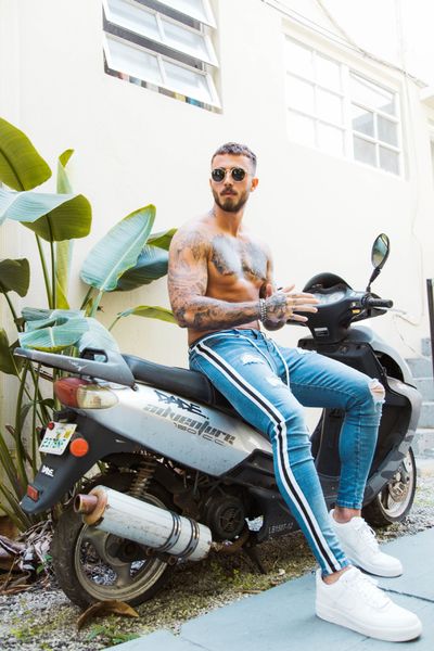 designer men's jeans new hole slim men's trousers explosions pants zipper fly skinny slim men's capris fashion simple pants, Blue
designer men's jeans new hole slim men's trousers explosions pants zipper fly skinny slim men's capris fashion simple pants, Blue