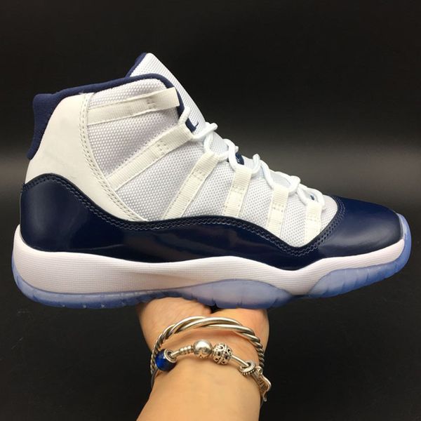 Midnight Navy Basketball Shoes 11 11s Mens Womens White Blue Fashion Outdoor Sports Sneakers Designer Shoes High Quality
Midnight Navy Basketball Shoes 11 11s Mens Womens White Blue Fashion Outdoor Sports Sneakers Designer Shoes High Quality