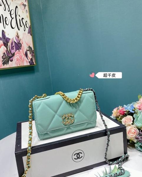women inclined shoulder bag handbag metal chain belt single shoulder bag fashion vintage bucket bag mobile phone package zlp017
women inclined shoulder bag handbag metal chain belt single shoulder bag fashion vintage bucket bag mobile phone package zlp017