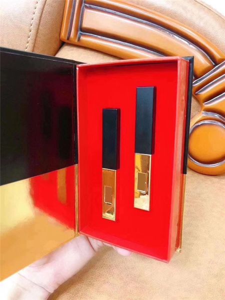Famous brand Lip set Matte lipstick 2 color lip kit 2pcs/set with Limited edition gift makeup box DHL shipping
Famous brand Lip set Matte lipstick 2 color lip kit 2pcs/set with Limited edition gift makeup box DHL shipping