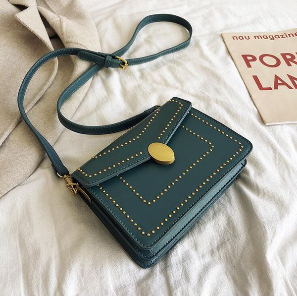 factory wholesale women handbag rivets hand bag personalized rivet decoration womens shoulder bags trend buckle messenger handbags, Black;red
factory wholesale women handbag rivets hand bag personalized rivet decoration womens shoulder bags trend buckle messenger handbags, Black;red