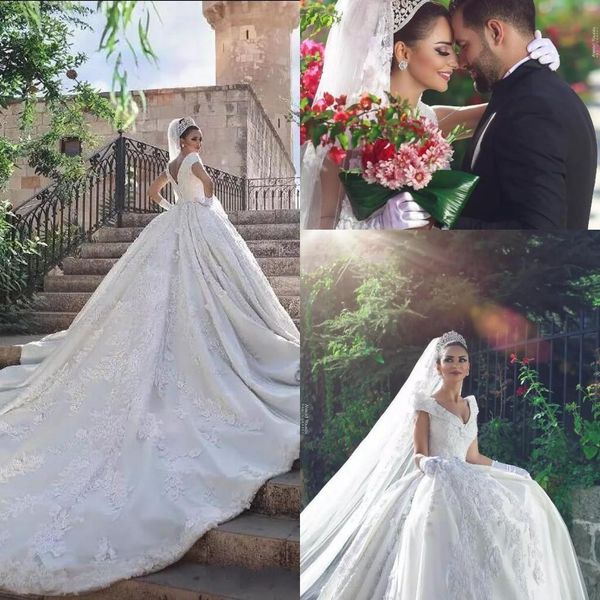 2020 new luxury a line wedding dresses v neck lace 3d floral appliques beads off shoulder cathedral train dubai vestido custom bridal gowns, White
2020 new luxury a line wedding dresses v neck lace 3d floral appliques beads off shoulder cathedral train dubai vestido custom bridal gowns, White