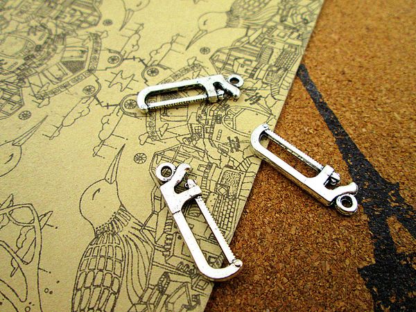 90pcs hack saw charms, antique tibetan silver hack saw charms pendants 26x7mm, Bronze;silver
90pcs hack saw charms, antique tibetan silver hack saw charms pendants 26x7mm, Bronze;silver