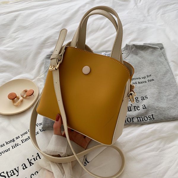 portable bucket bag 2020 new style simple wide shoulder strap shoulder bag fashion messenger
portable bucket bag 2020 new style simple wide shoulder strap shoulder bag fashion messenger