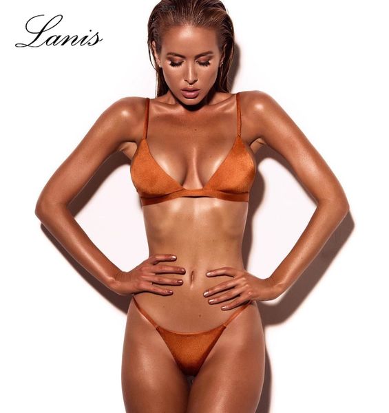 spring 2019 new ladies'split pure bikini with brassiere cushion and steel bracket swimming suit, White
spring 2019 new ladies'split pure bikini with brassiere cushion and steel bracket swimming suit, White