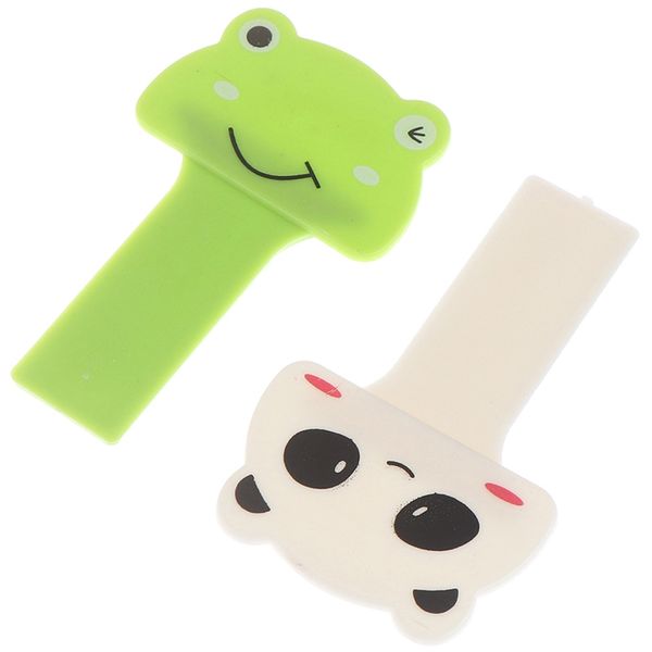 1pcs 2 color cute cartoon creative toilet portable cover is not dirty hands opened lid lifting tool other bath toilet supplies
1pcs 2 color cute cartoon creative toilet portable cover is not dirty hands opened lid lifting tool other bath toilet supplies