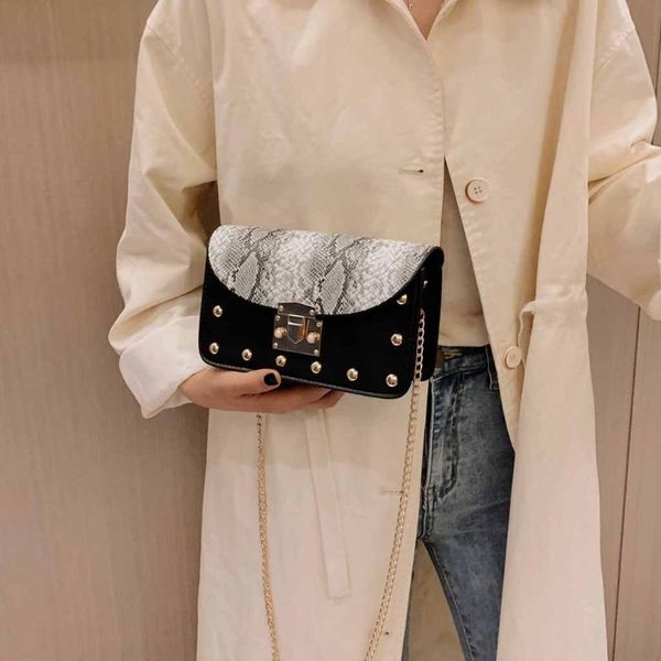 2020 new snake print women shoulder bag handbags women bags wild girls small square messenger bag bolsa feminina
2020 new snake print women shoulder bag handbags women bags wild girls small square messenger bag bolsa feminina