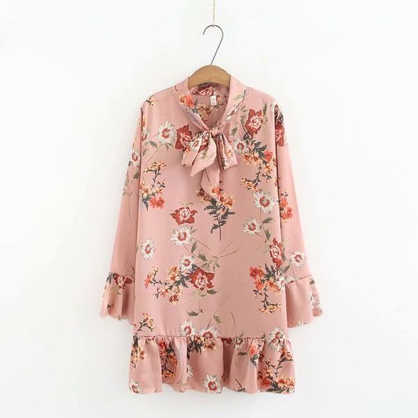 plus size chiffon women dresses 2019 spring new casual ladies long petal sleeve print dress female vestidos, Black;gray
plus size chiffon women dresses 2019 spring new casual ladies long petal sleeve print dress female vestidos, Black;gray