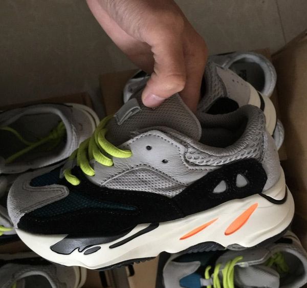 с коробкой дети кроссовки kanye west wave runner 700 молодежные обувь sply 700 спортивные тапки вскользь малышей размер обуви: 28-35
с коробкой дети кроссовки kanye west wave runner 700 молодежные обувь sply 700 спортивные тапки вскользь малышей размер обуви: 28-35