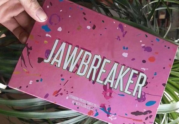 

new instock jaw breaker eyeshadow palette 24 colors five-pointed star eyeshadow palette factory direct cosmetic palette dhl ing