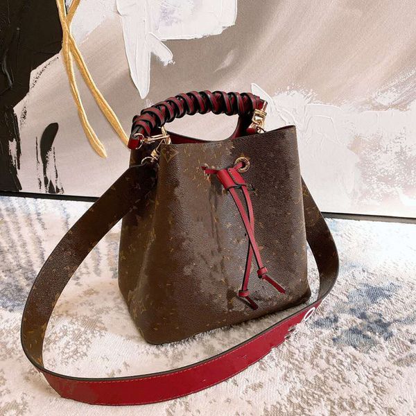 presbyopic female bag new soft leather bucket hand the bill of lading shoulder handbag messenger bags girls women a designer shoulder bag
presbyopic female bag new soft leather bucket hand the bill of lading shoulder handbag messenger bags girls women a designer shoulder bag