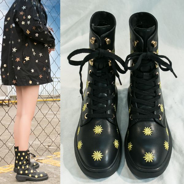 leather ankle boots for women embroidery fats low heel autumn winter boots shoes botines mujer 2019 zapatos de mujer, Black
leather ankle boots for women embroidery fats low heel autumn winter boots shoes botines mujer 2019 zapatos de mujer, Black