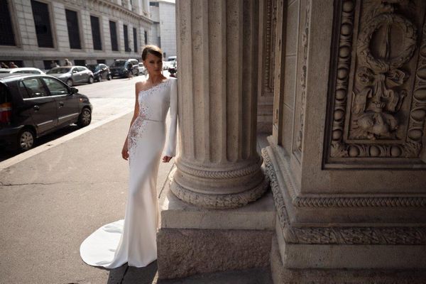 julie vino mermaid wedding dresses one shoulder backless long sleeves applique crystal sash wedding dress sweep train vestidos de novia, White
julie vino mermaid wedding dresses one shoulder backless long sleeves applique crystal sash wedding dress sweep train vestidos de novia, White