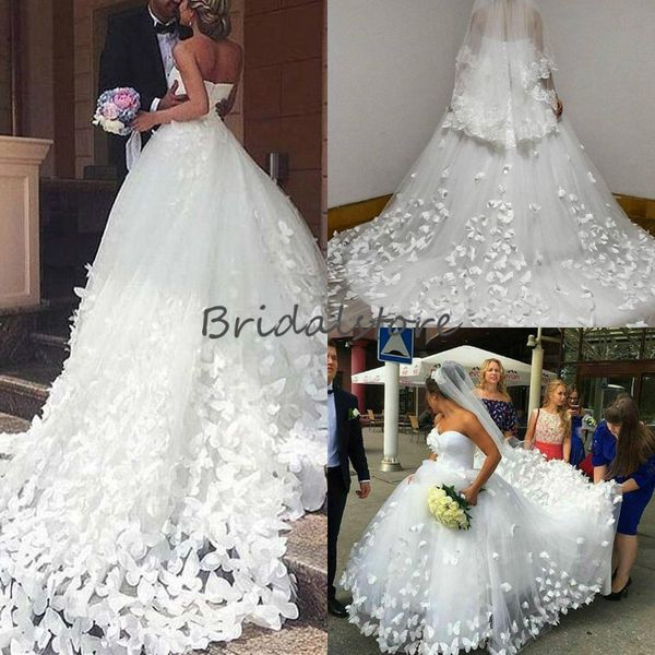ball gown church wedding dresses with butterfly cathedral train fashion white sweetheart sleeveless cinderella spanish country bridal dress
ball gown church wedding dresses with butterfly cathedral train fashion white sweetheart sleeveless cinderella spanish country bridal dress