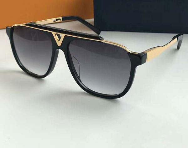 luxury-classic gold pilot sunglasses gold/grey shades gafas de sol mens luxury designer sunglasses glasses shades new with box, White;black
luxury-classic gold pilot sunglasses gold/grey shades gafas de sol mens luxury designer sunglasses glasses shades new with box, White;black