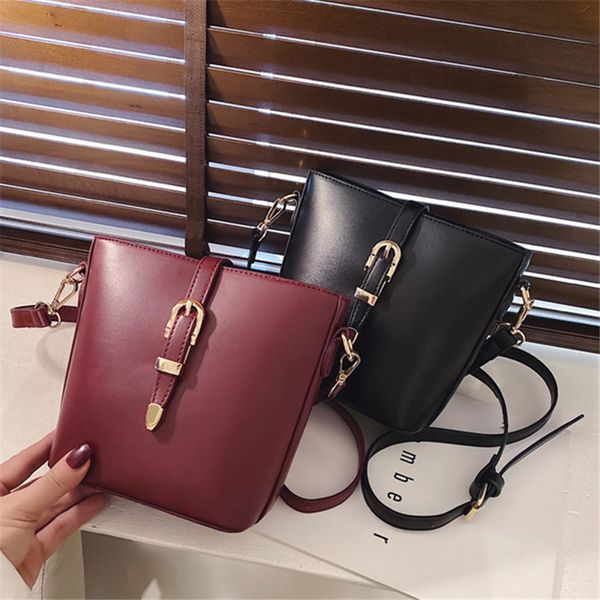 original design bags for women original design one shoulder messenger bag simple retro bucket bag
original design bags for women original design one shoulder messenger bag simple retro bucket bag