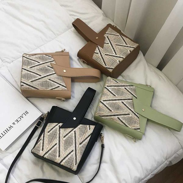 manfuni woman fashion panelled color pu bucket bag korean version of the simple zipper shoulder bag ladies retro woven handbag
manfuni woman fashion panelled color pu bucket bag korean version of the simple zipper shoulder bag ladies retro woven handbag