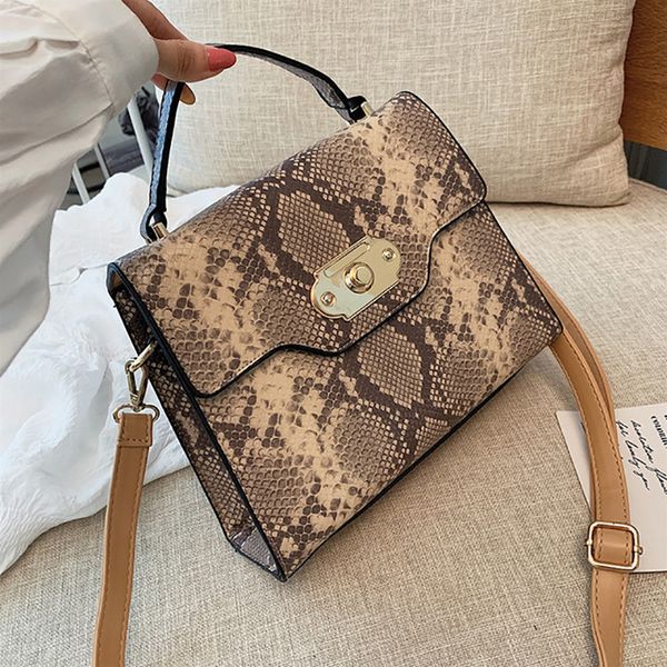 fashion serpentine women's handbags shoulder bags snake pu leather crossbody bags classic small flap lady purses
fashion serpentine women's handbags shoulder bags snake pu leather crossbody bags classic small flap lady purses