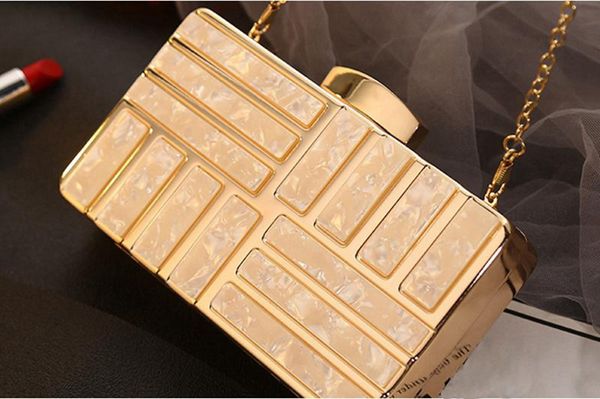 2020 wholesale minaudiere jewelry fashion fancy clutch evening bags satin wedding bridal purse party lady clutch women crystal dinner pack
2020 wholesale minaudiere jewelry fashion fancy clutch evening bags satin wedding bridal purse party lady clutch women crystal dinner pack