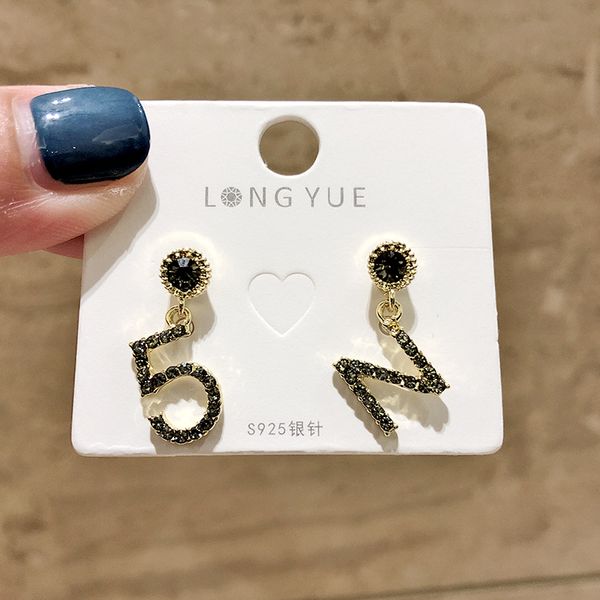 jzyn new style silver needle earrings letter earrings, temperament simple crystal earrings designed for women
jzyn new style silver needle earrings letter earrings, temperament simple crystal earrings designed for women
