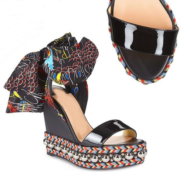 gorgeous high heels red bottom levantine 140mm wedge beads studs women sandal leather textile embellished with bow & graffiti strap sandalia, Black
gorgeous high heels red bottom levantine 140mm wedge beads studs women sandal leather textile embellished with bow & graffiti strap sandalia, Black