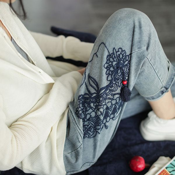 cotton jeans female autumn new embroidered silhouette liusu hallen pants loose leisure female pants, Blue
cotton jeans female autumn new embroidered silhouette liusu hallen pants loose leisure female pants, Blue