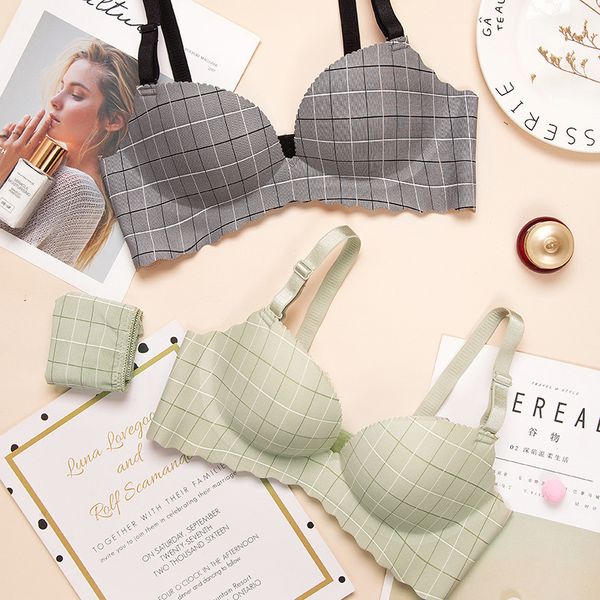 2019 new women bra trace atria girl underwear comfortable gather together a piece of type nothing steel ring plus size, Red;black
2019 new women bra trace atria girl underwear comfortable gather together a piece of type nothing steel ring plus size, Red;black